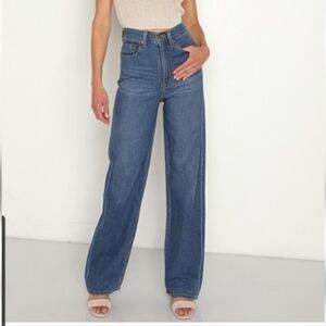 Levi's High Loose Jeans in Dark Medium Wash